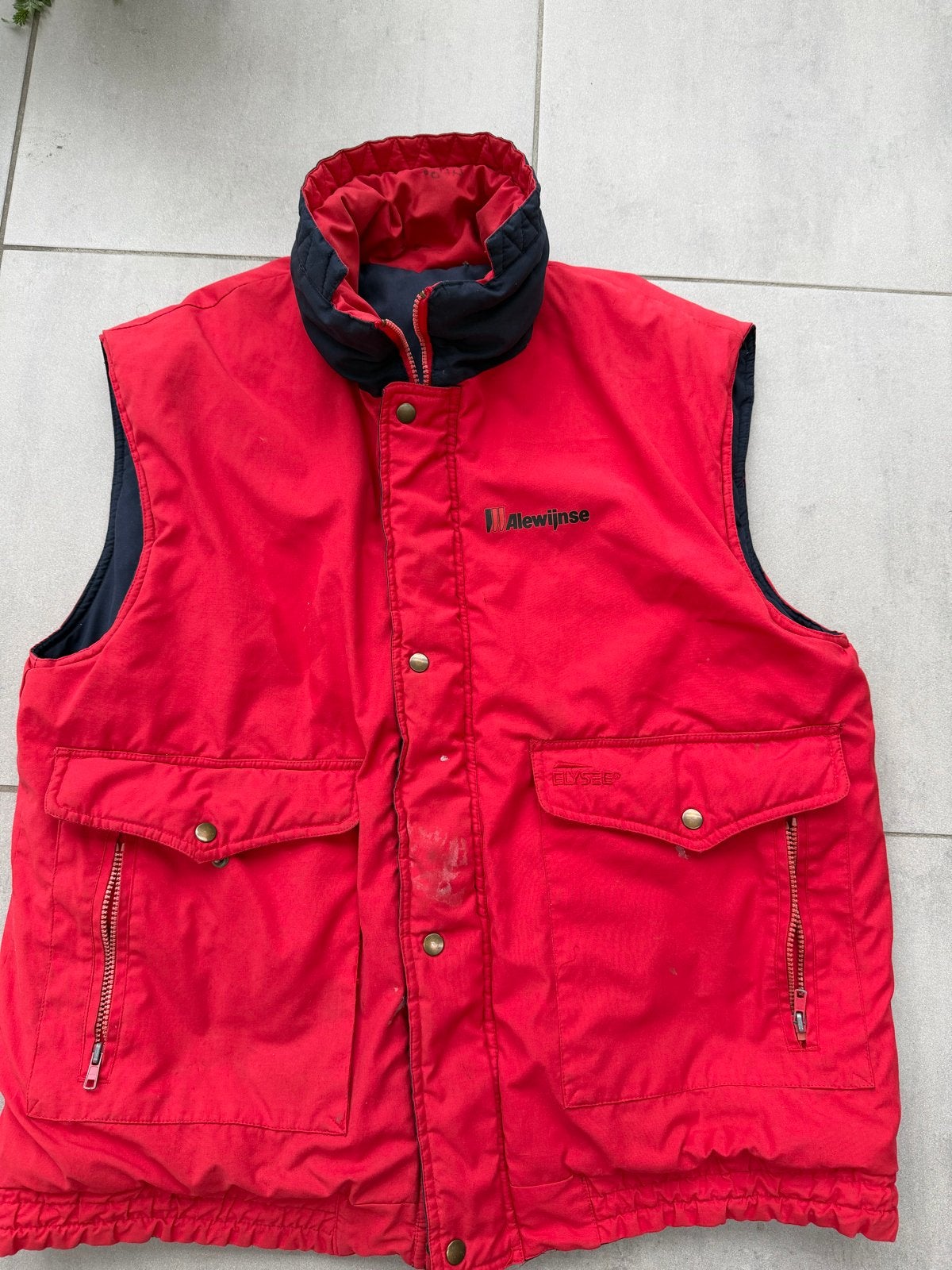 Vintage Elysee Bodywarmer - Rood met Alewijnse logo, Kleding | Heren, Ophalen of Verzenden, Gedragen, Maat 56/58 (XL), Rood