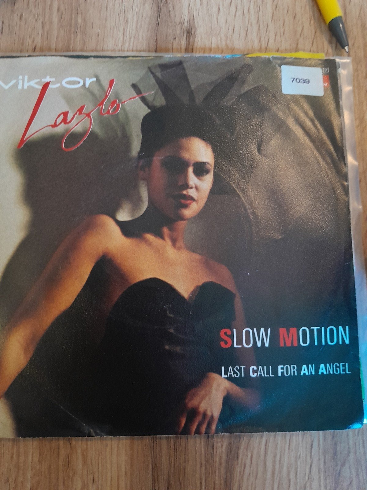Viktor lazlo 7inch slow motion, Ophalen of Verzenden, Zo goed als nieuw, Pop