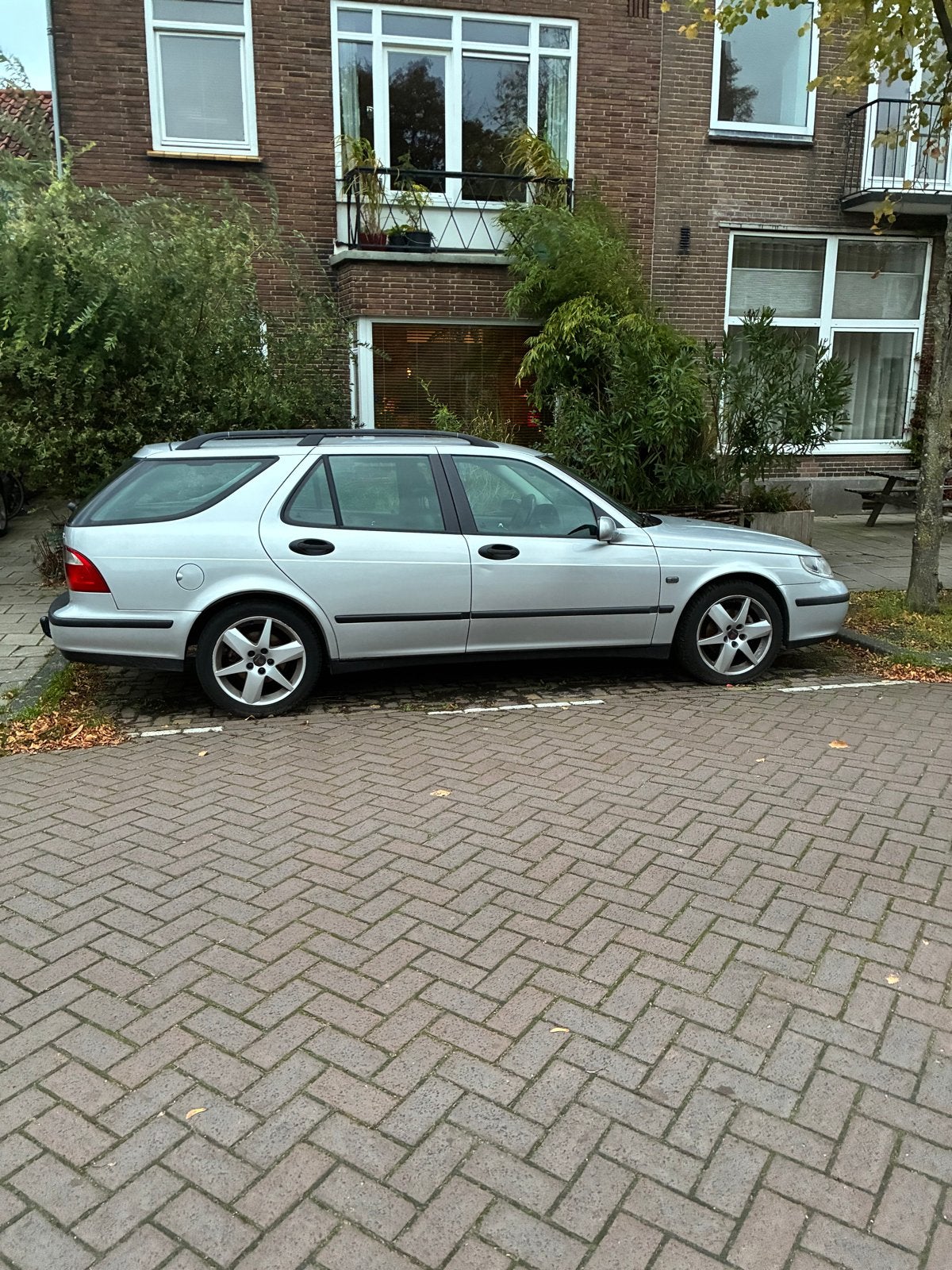 Saab 9-5 2.0 T Estate 2005 Grijs, Auto's, Voorwielaandrijving, 1800 kg, Stationwagon, Handgeschakeld