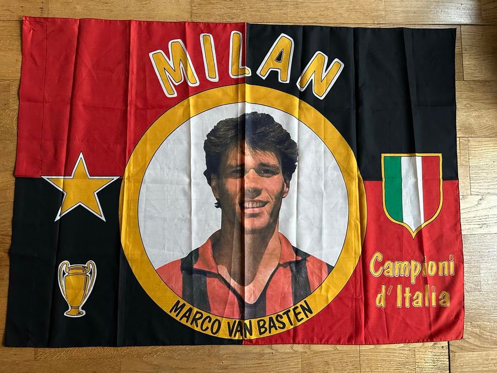 Marco van Basten vlag Milan, Ophalen of Verzenden, Zo goed als nieuw