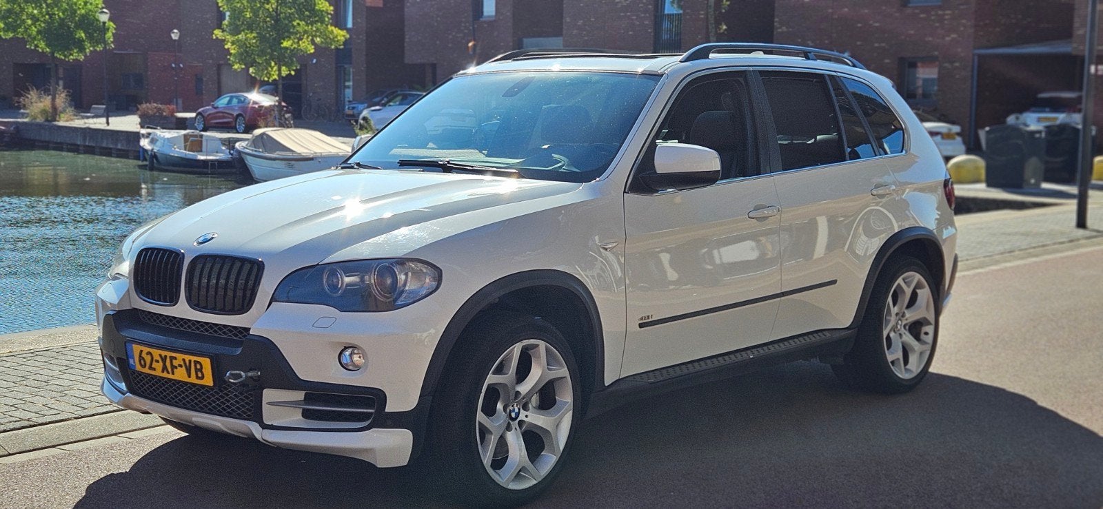 BMW X5 4.8iX AUT MOTOR KAPOT, Navigatiesysteem, 138 €/maand, Bruin, Vierwielaandrijving