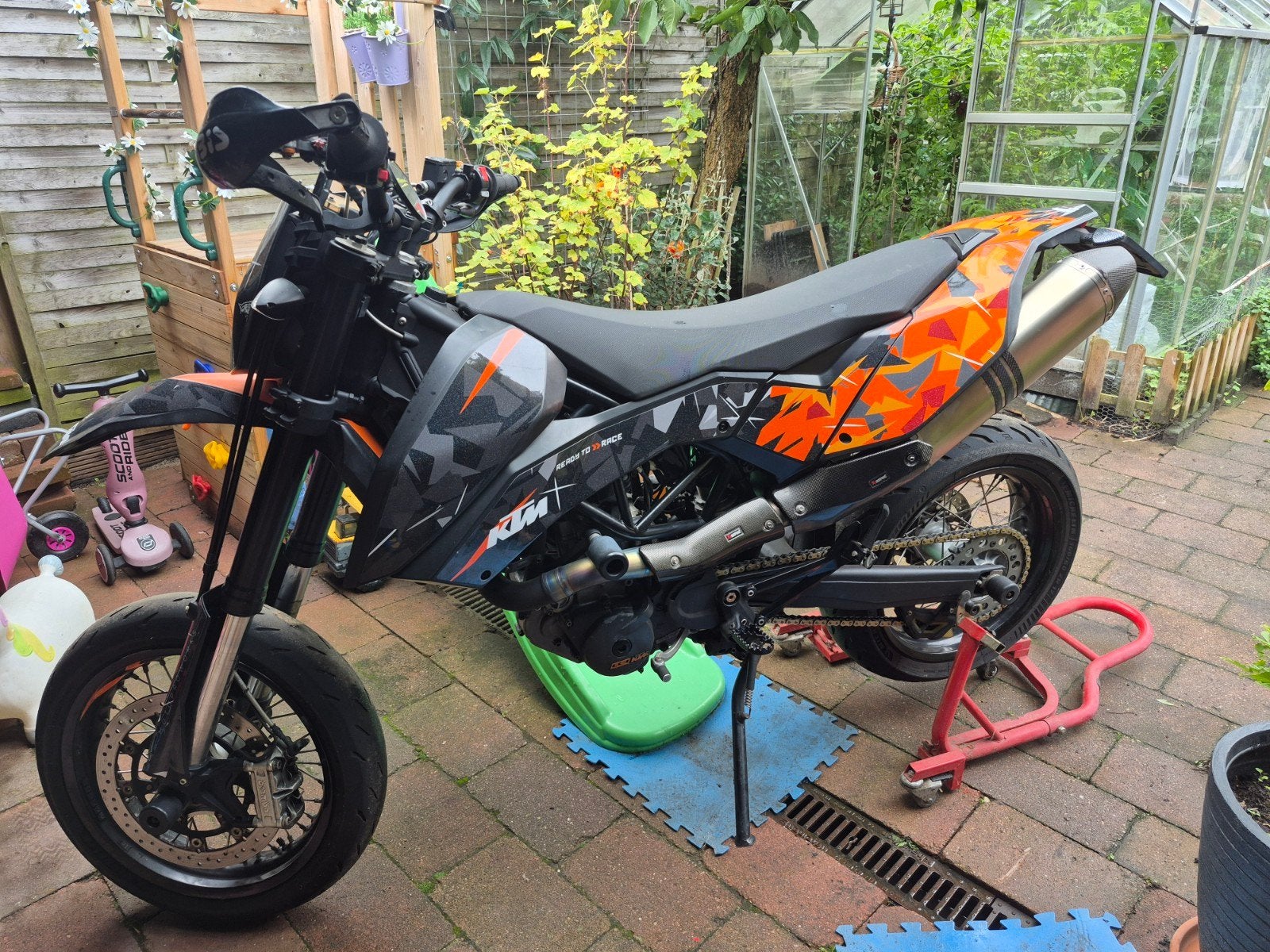 KTM 690 SMC R Akrapovic 2009, Motoren, Sportuitlaat, Gebruikt, Particulier, Minimaal motorrijbewijs A2