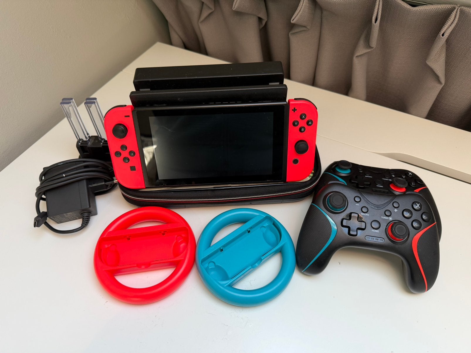 Nintendo switch, Ophalen of Verzenden, Zo goed als nieuw, Met 2 controllers, Switch Original