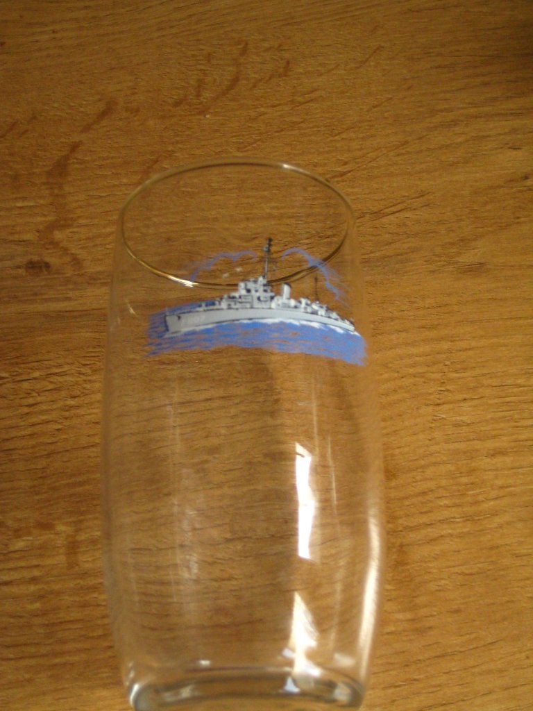 glas met afbeelding marineschip F807 fregat Kortenaer, Verzamelen, Ophalen of Verzenden, Marine, Nederland, Overige typen