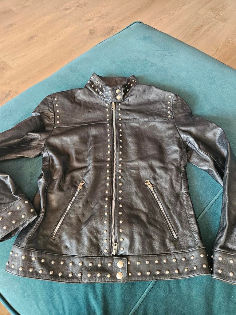 Zwart leren jasje met studs - L'ALTRAMODA, Maat 38/40 (M), Zwart, Ophalen of Verzenden, Gedragen