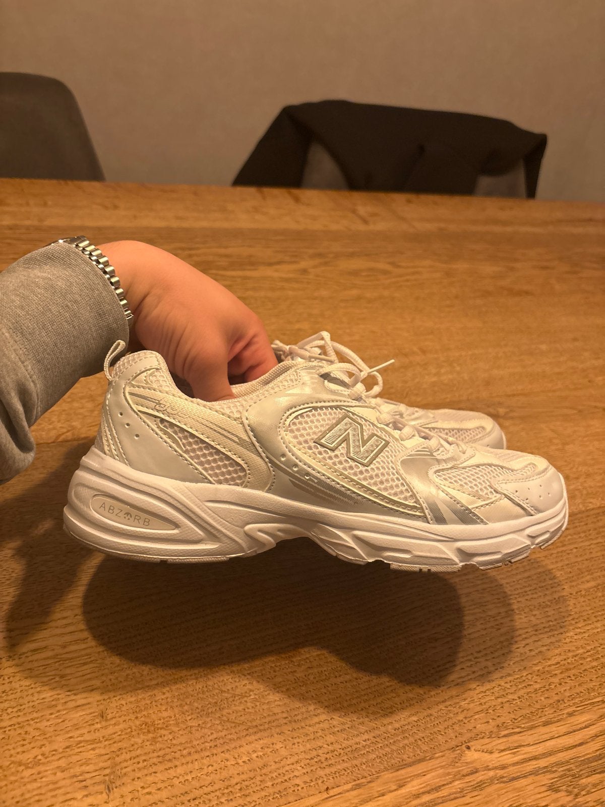 New Balance 530 Sneakers - Maat 43, Kleding | Dames, Wit, Ophalen of Verzenden, Sneakers of Gympen, Zo goed als nieuw
