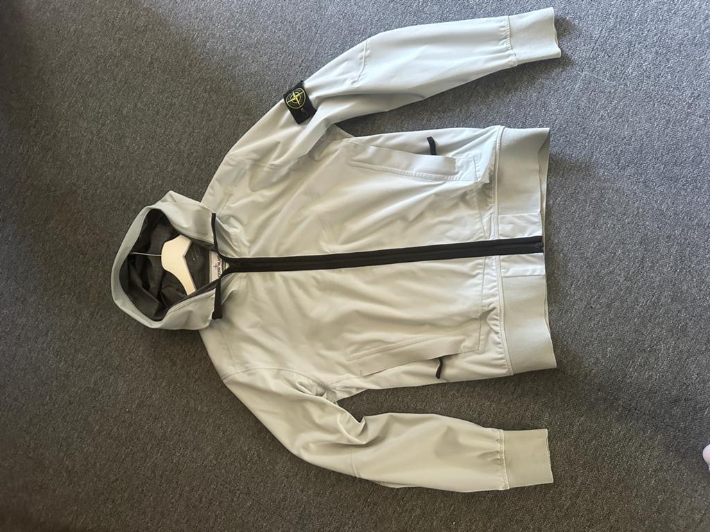 Stone Island Soft Shell Jacket | Maat L | Sage Grijs, Kleding | Heren, Ophalen of Verzenden, Gedragen, Maat 52/54 (L), Grijs