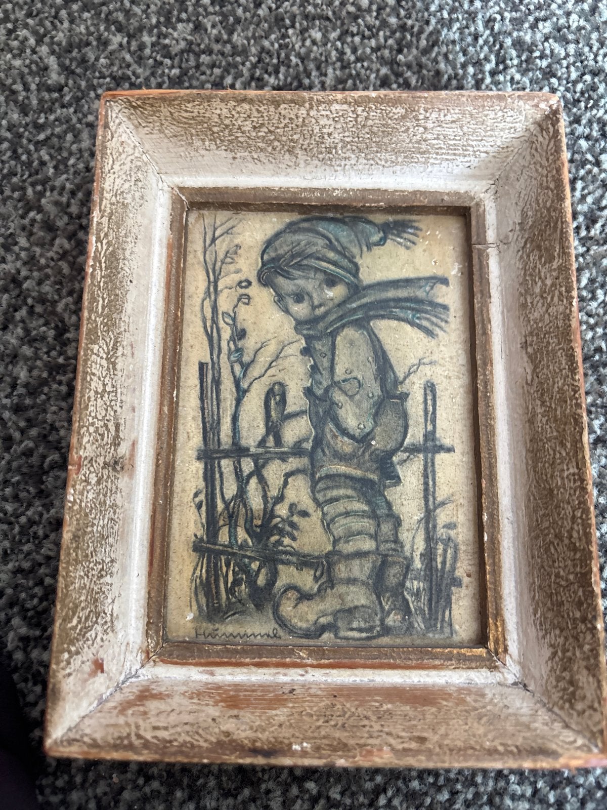Vintage Hummel print in lijst - Jongen bij hek, Portret of Personen, Ophalen of Verzenden, Gesigneerd, Print