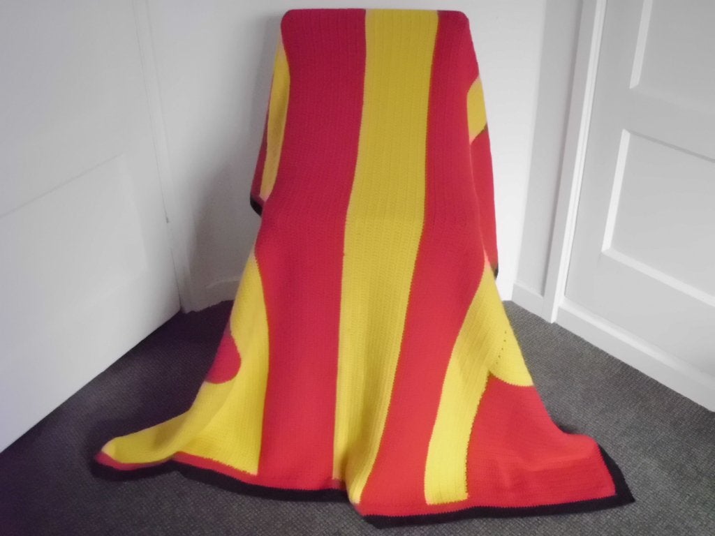 retro sprei van acrylwol 150 x 140 zwart, rood, geel, kleed, Gebruikt, Acryl, 140 cm, 150 cm