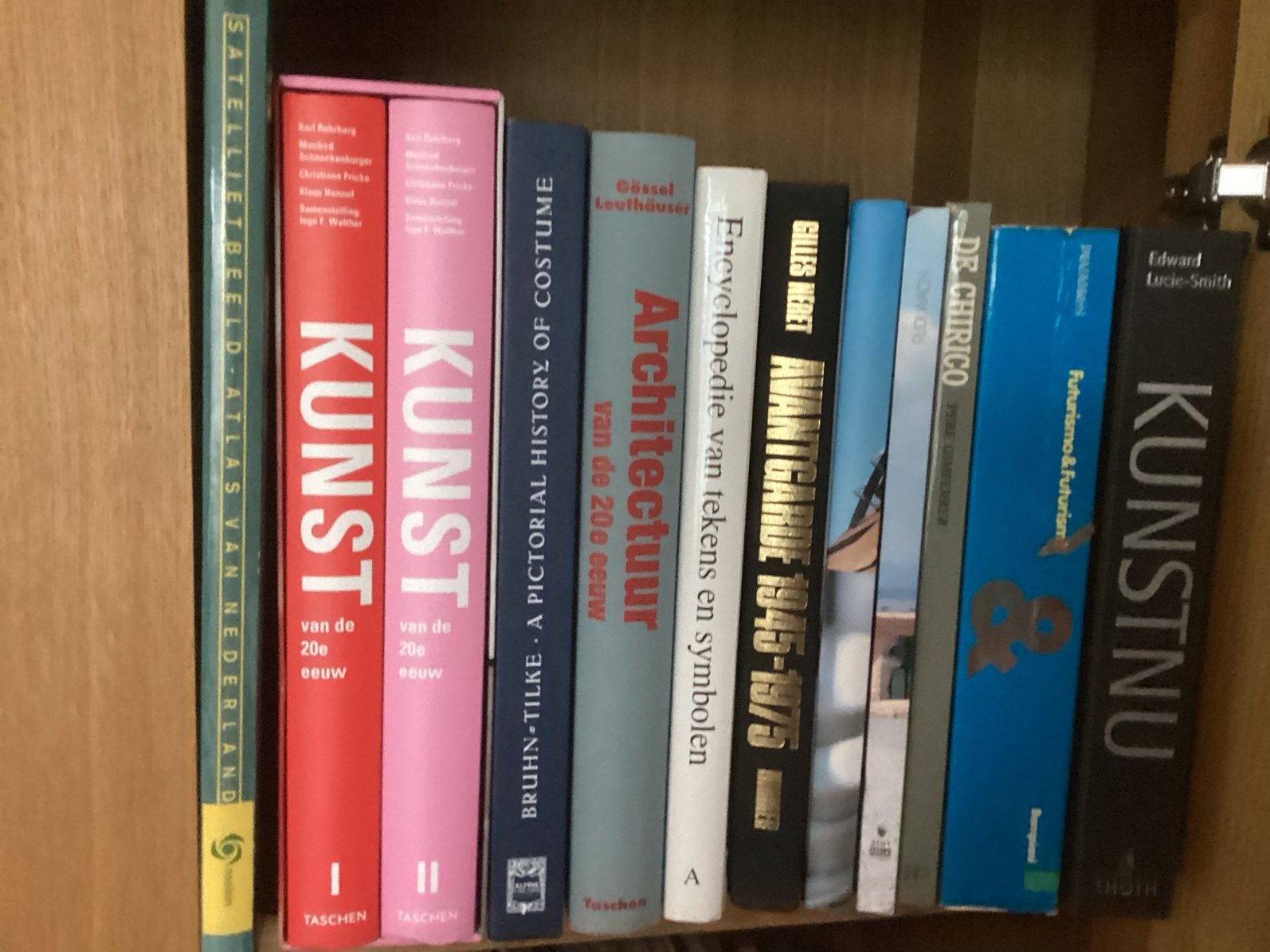 Kunstgeschiedenis, Ophalen, Zo goed als nieuw