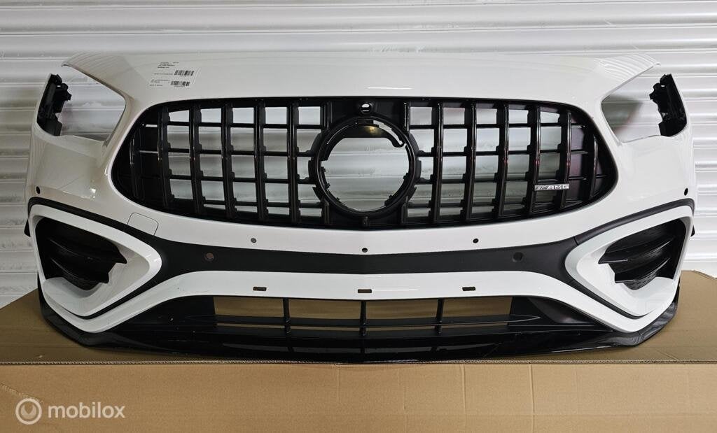 Mercedes gla 35 amg facelift Bumper W247 H247 A2478804508, Gebruikt, Voor, Ophalen of Verzenden
