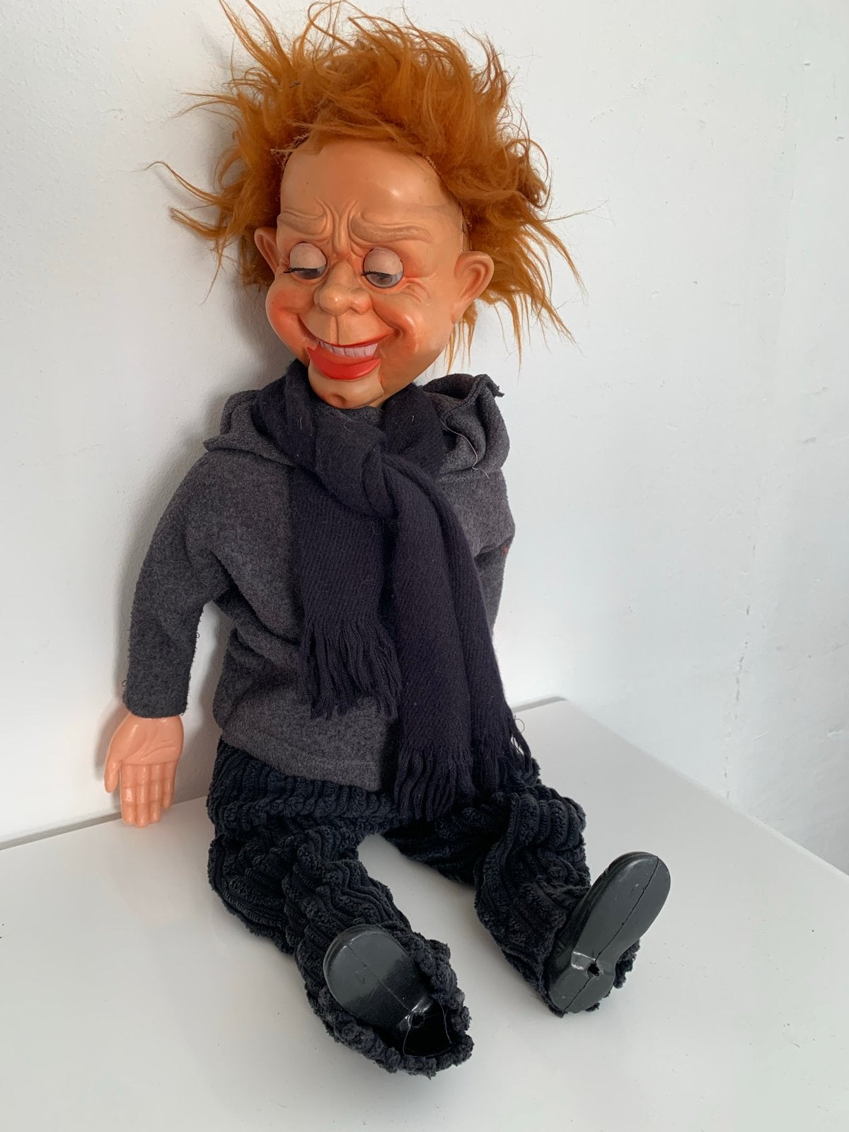 Vintage buikspreekpop met rood haar en sjaal, Ophalen, Gebruikt