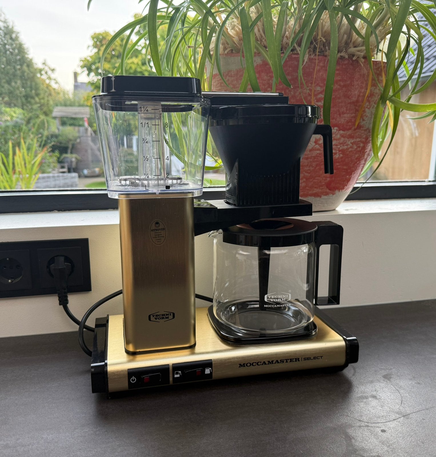 Zgan; Moccamaster Select Koffiezetapparaat Goud, Afneembaar waterreservoir, 10 kopjes of meer, Koffiemachine, Gemalen koffie