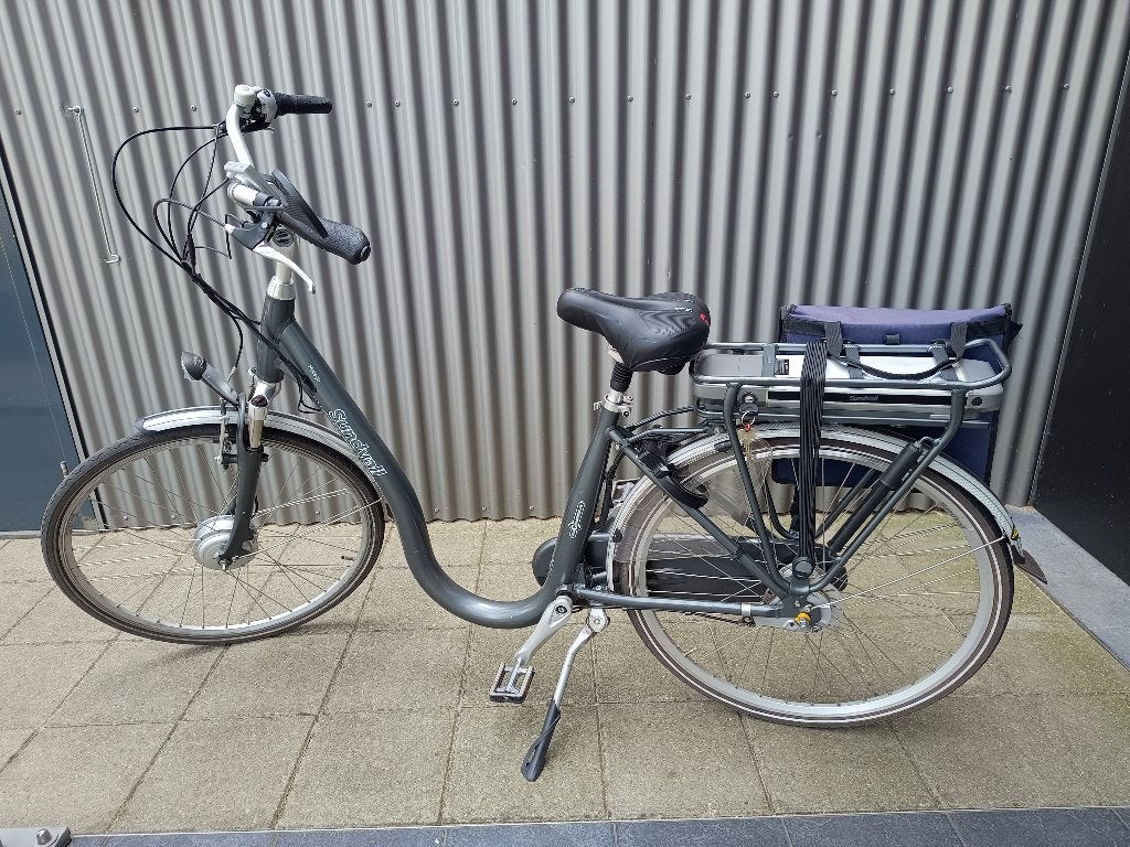 Elektrische fiets met extra lage instap,, Fietsen en Brommers, Gebruikt, 51 tot 55 cm, 50 km per accu of meer, Ophalen