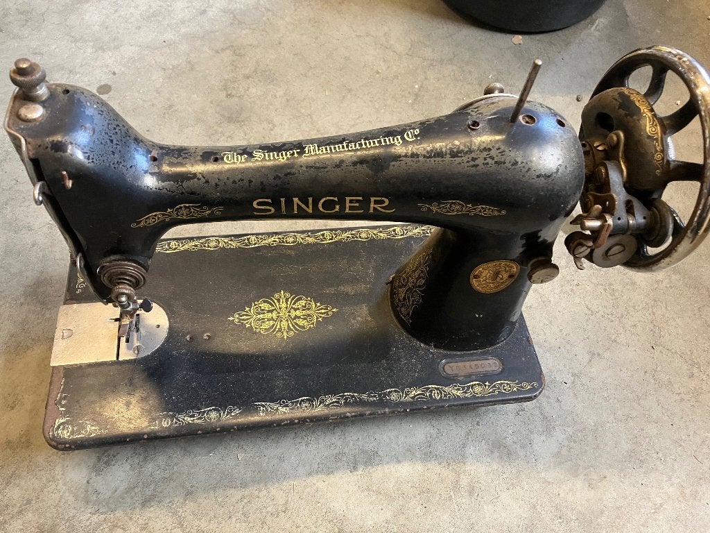 Oude singer naaimachine, Antiek en Kunst, Ophalen