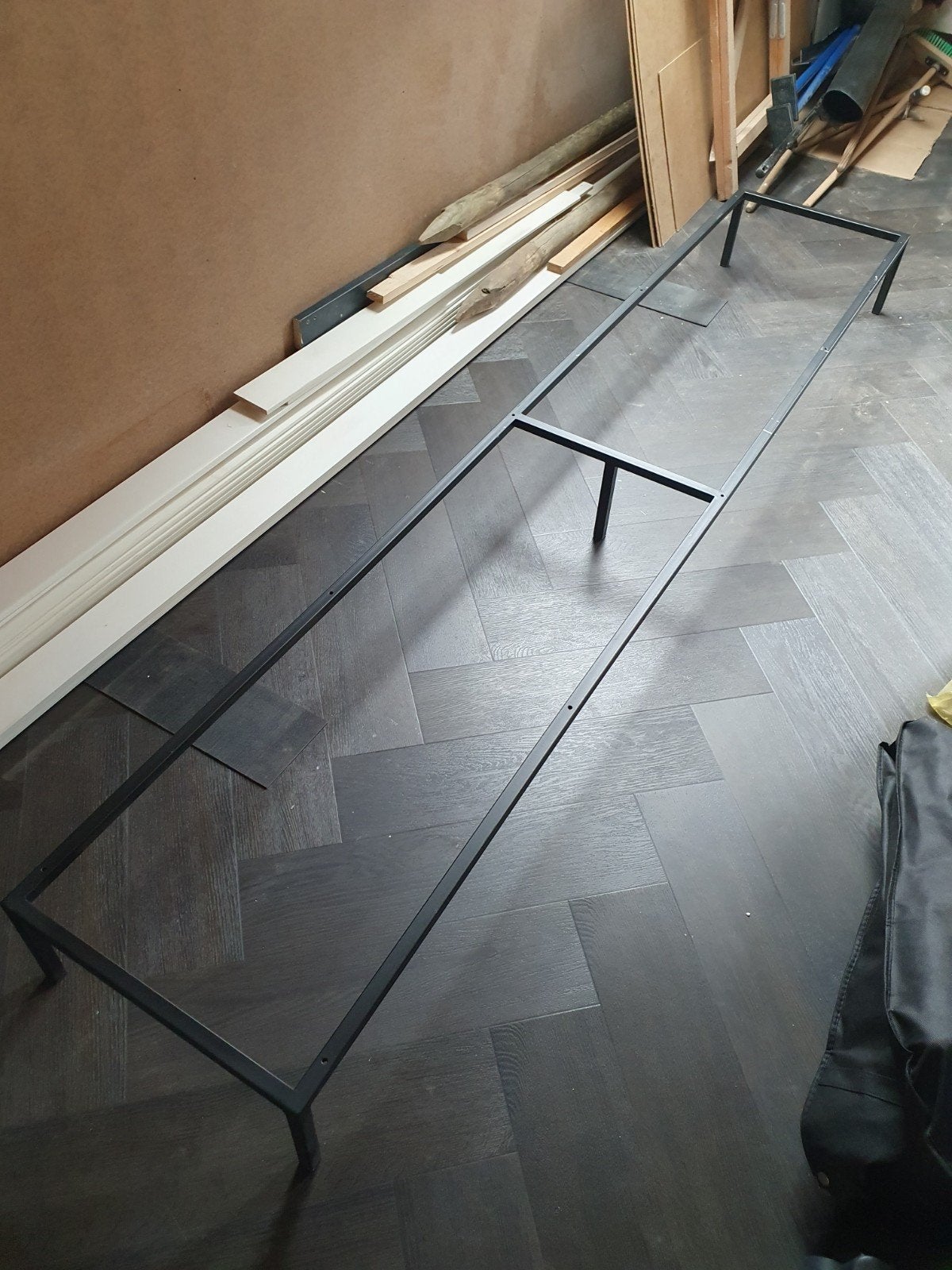 Zwart metalen onderstel voor tv-meubel of dressoir, Huis en Inrichting, Kasten | Televisiemeubels, Ophalen, Nieuw, 200 cm of meer