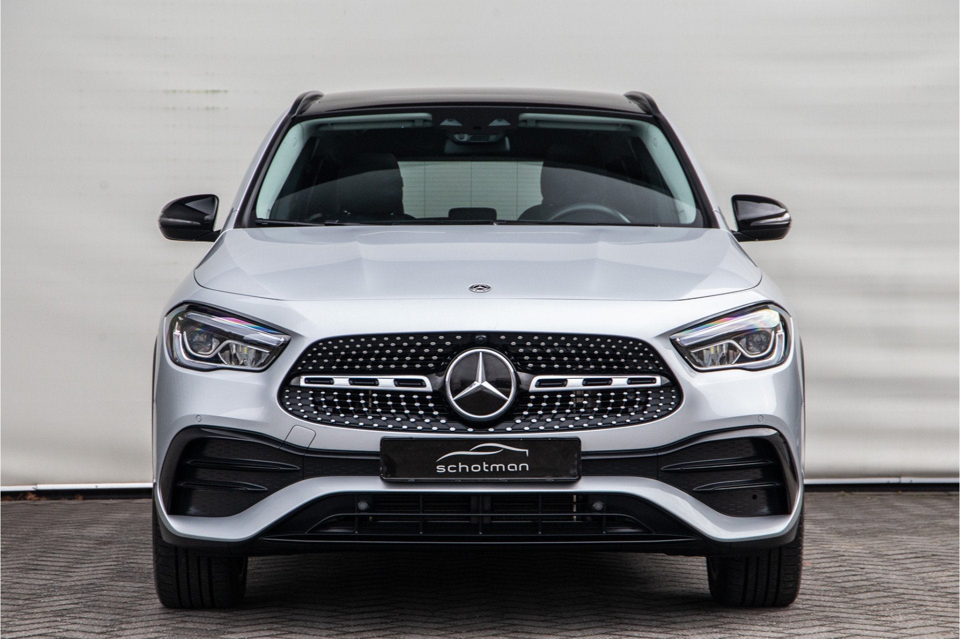 Mercedes-Benz GLA 250 e AMG Line, Pano, Widescreen, Nightpak, 77 km/l, Gebruikt, Zwart, Bedrijf