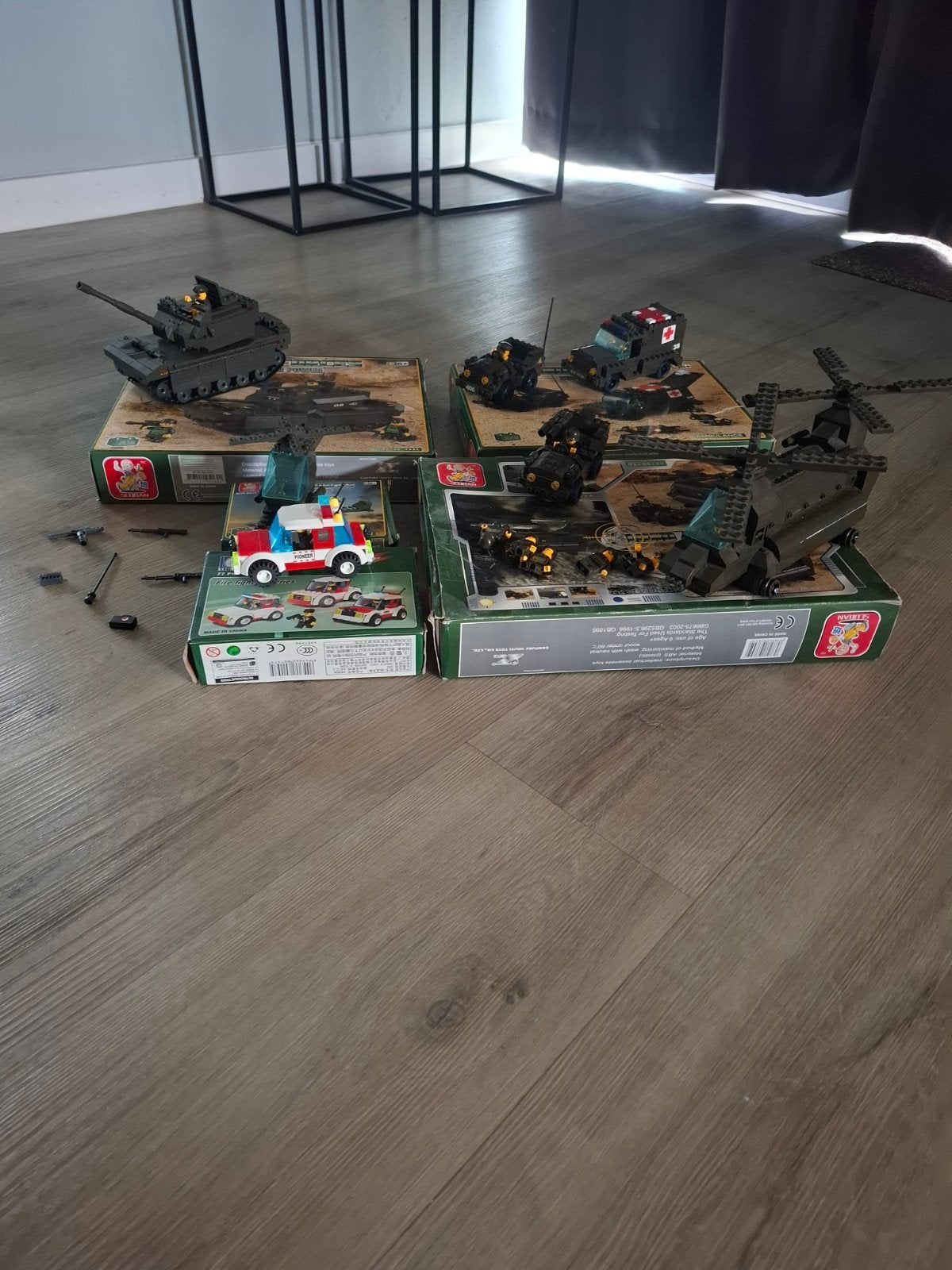 lego met popetjes en accesoires, Ophalen, Zo goed als nieuw