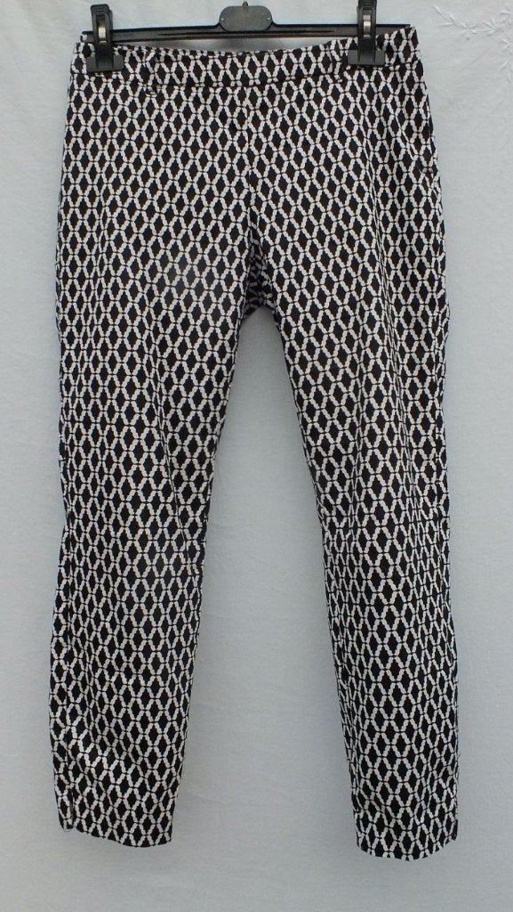 Zwart-witte damesbroek.5/8 model.Mt 36.Merk H&M, ., Zwart, Ophalen of Verzenden, Zo goed als nieuw