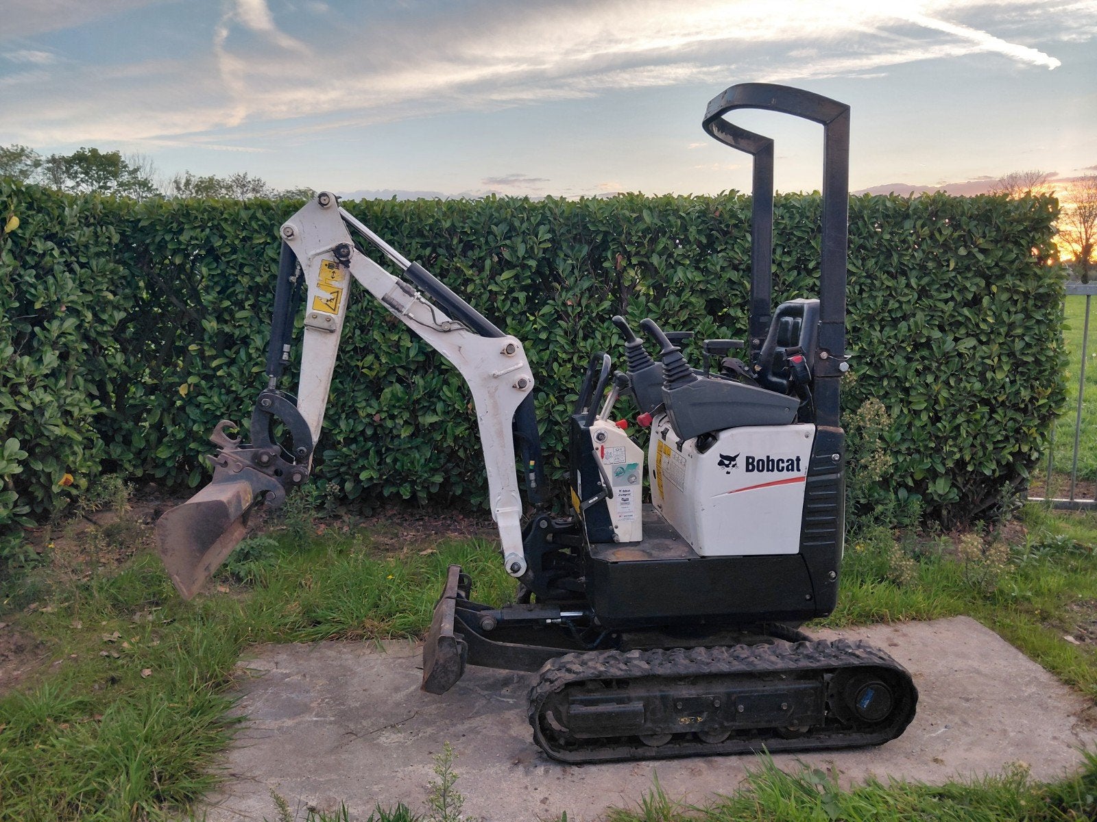 Minigraver Bobcat E10 ( Bj 2018 & 2022 ) Minikraan Graafkraa, Ophalen