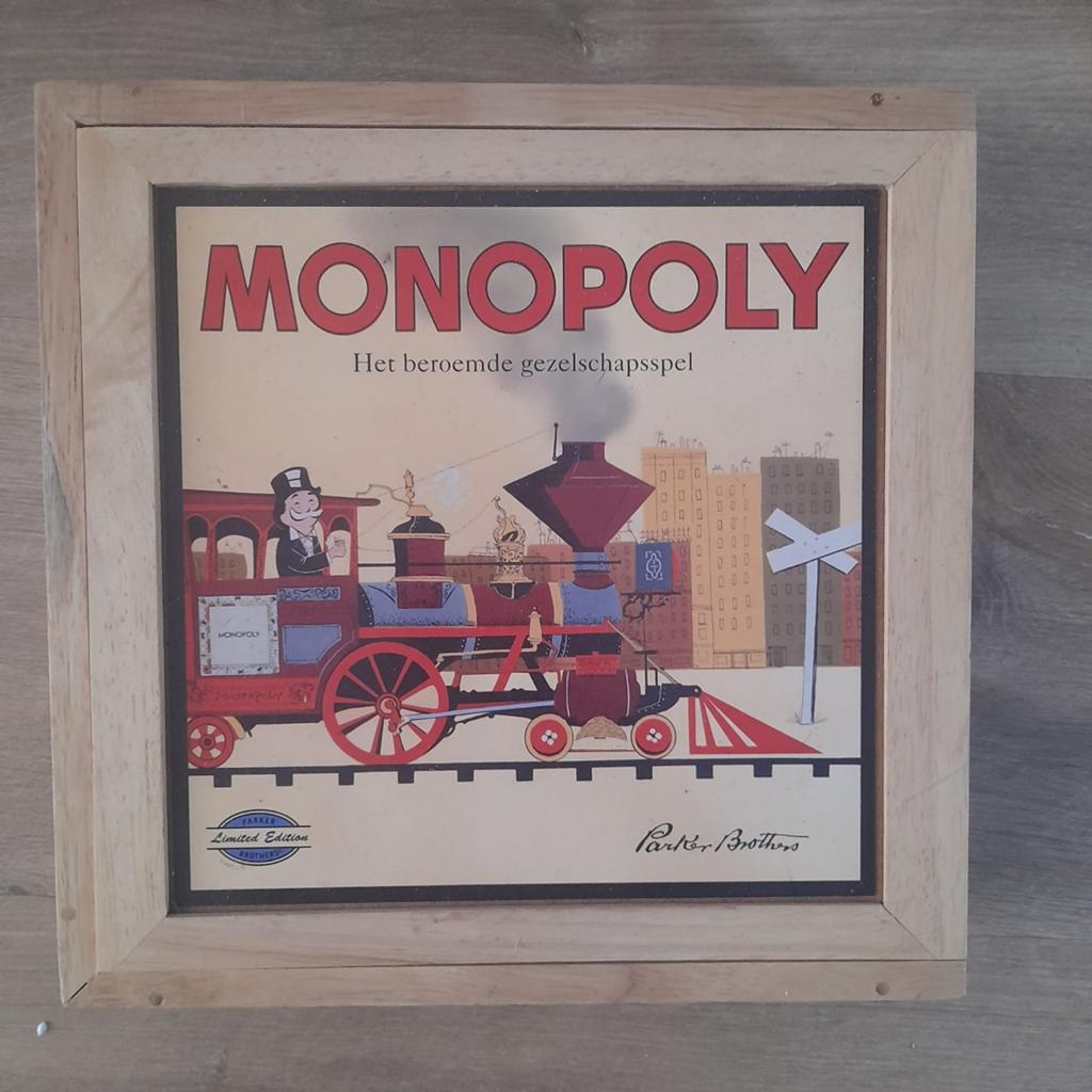 Houten monopoly, Hobby en Vrije tijd, Gezelschapsspellen | Bordspellen, Ophalen of Verzenden, Zo goed als nieuw