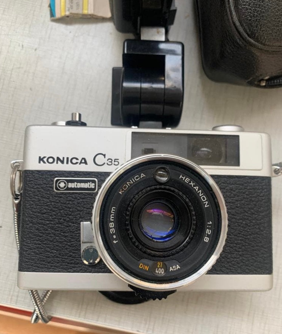 Konica C35 Automatic 35mm meetzoekercamera met toebehoren., Ophalen of Verzenden