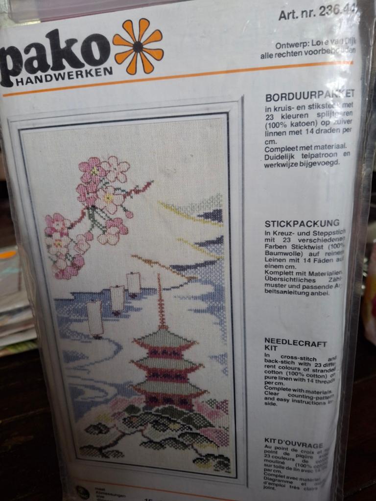 Japan, Ophalen of Verzenden, Nieuw, Borduurpakket