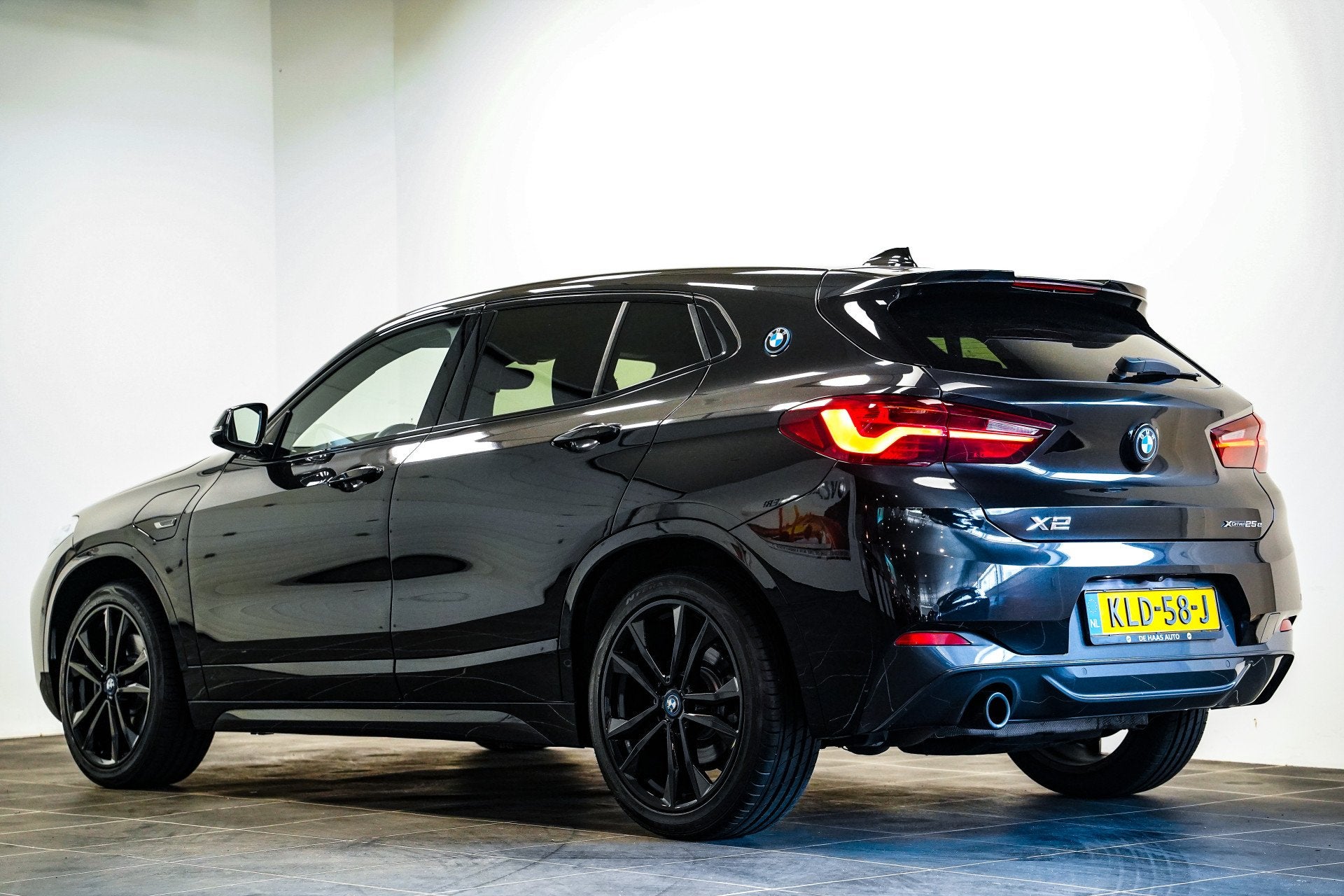 BMW X2 xDrive25e M Sport|Camera|Led|19 inch|Head up|Acc, Automaat, X2, Gebruikt, Zwart