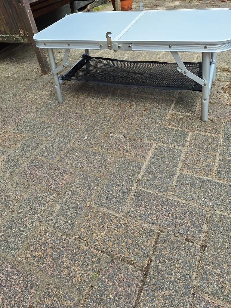 Campingtafel ( met tas), Caravans en Kamperen, Kampeermeubelen, Ophalen, Zo goed als nieuw, Campingtafel