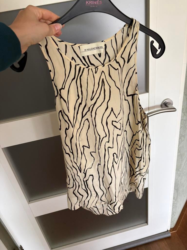 By marlene birger top zijde 34, Ophalen of Verzenden, Zo goed als nieuw, Maat 34 (XS) of kleiner, Zonder mouw