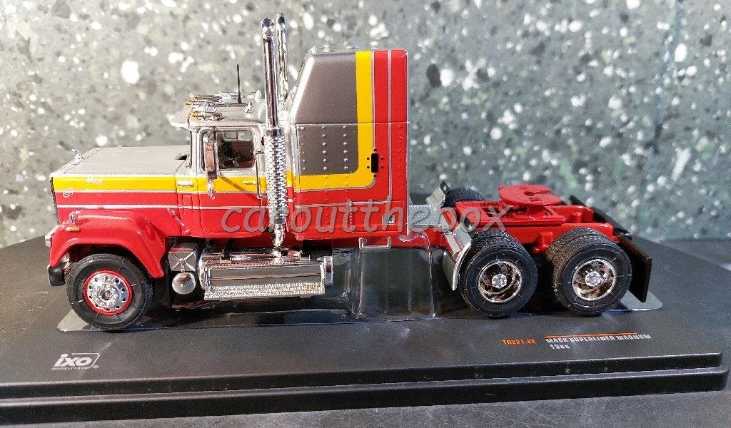 Mack Superliner Magnum 1985 zilver grijs/rood 1:43 Ixo V1203, Verzenden, Nieuw, Bus of Vrachtwagen, Overige merken