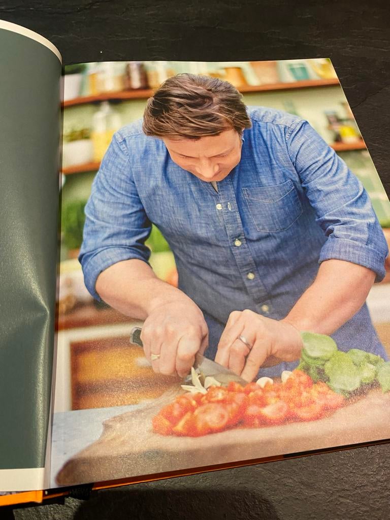 Jamie Oliver Super Food voor familie en vrienden, Gelezen, Hoofdgerechten, Ophalen of Verzenden, Gezond koken
