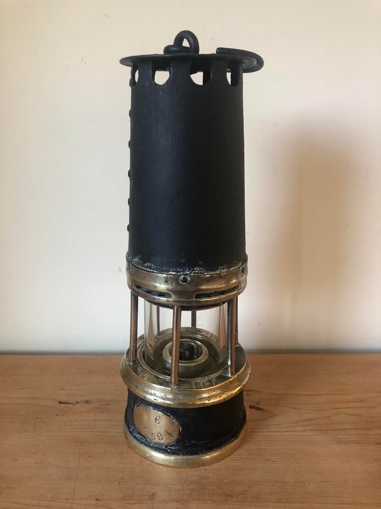 Antieke mijnlamp met nummer en val st lambert glas, Ophalen of Verzenden