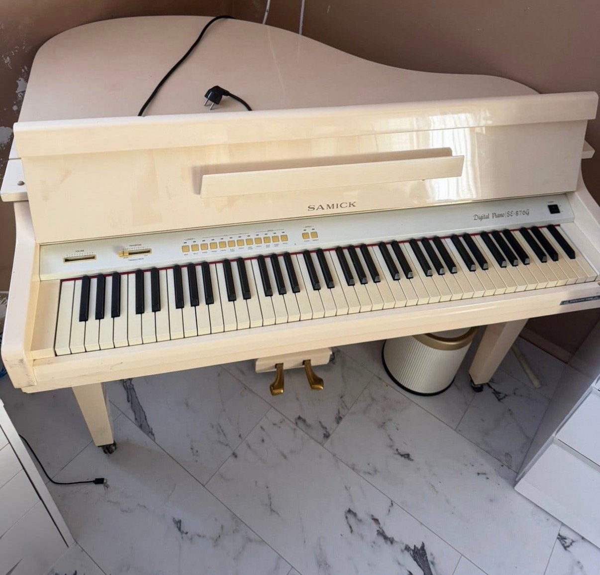 Samick digitale vleugelpiano crème 120 cm breed  101 cm diep, Muziek en Instrumenten, Ophalen, Zo goed als nieuw, Zwart, Hoogglans