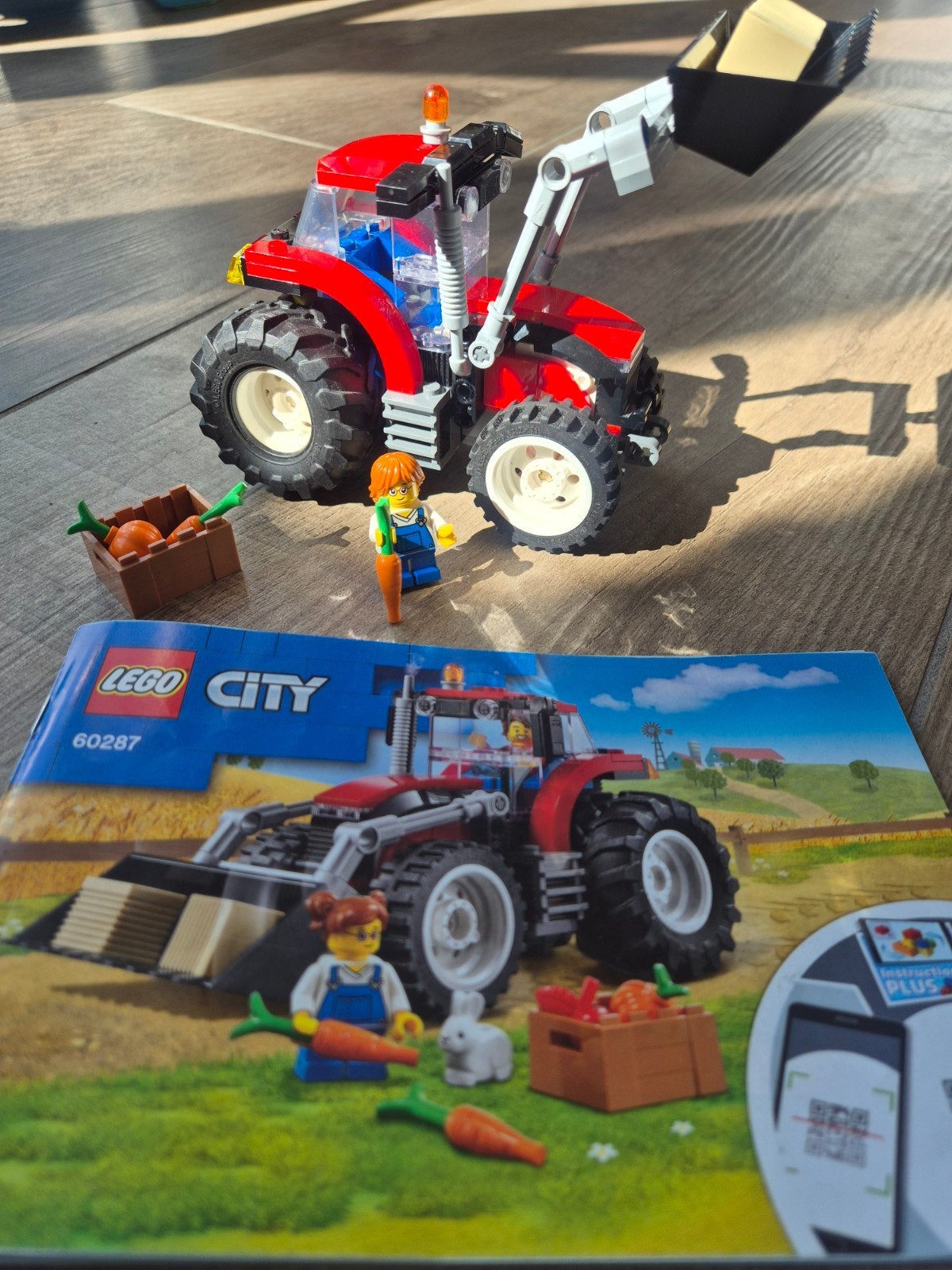 LEGO City Tractor (60287) met minifiguur en accessoires, City, Lego, Ophalen of Verzenden, Zo goed als nieuw