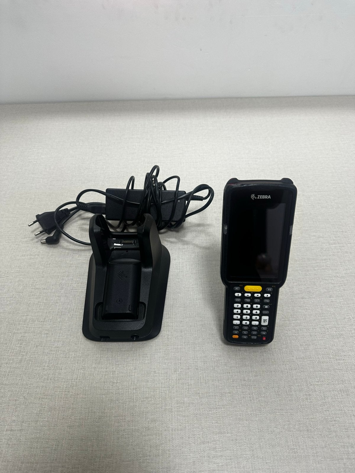Zebra MC330M Barcodescanner met Oplaadstation en Batterij, Computers en Software, Ophalen of Verzenden, Gebruikt, Barcodescanner