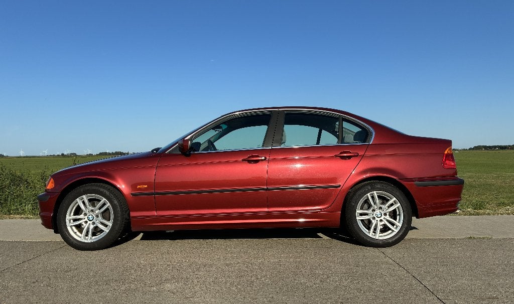BMW 3-Serie 2.0 I 320 1998 Rood - lage KM-stand!, Traction-control, 1340 kg, 150 pk, 11 km/l