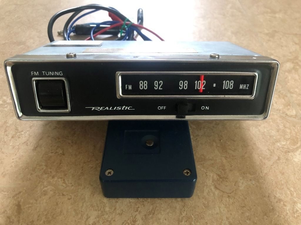 Vintage Realistic FM autoradio (model 12-1340) – jaren ’70, Verzenden, Zo goed als nieuw