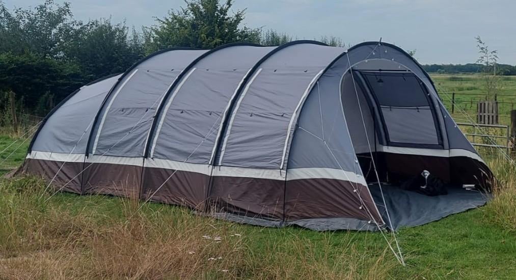 Grote Obelink familietent met veel leefruimte en 4 slaappl., Caravans en Kamperen, Tenten, Ophalen, Gebruikt