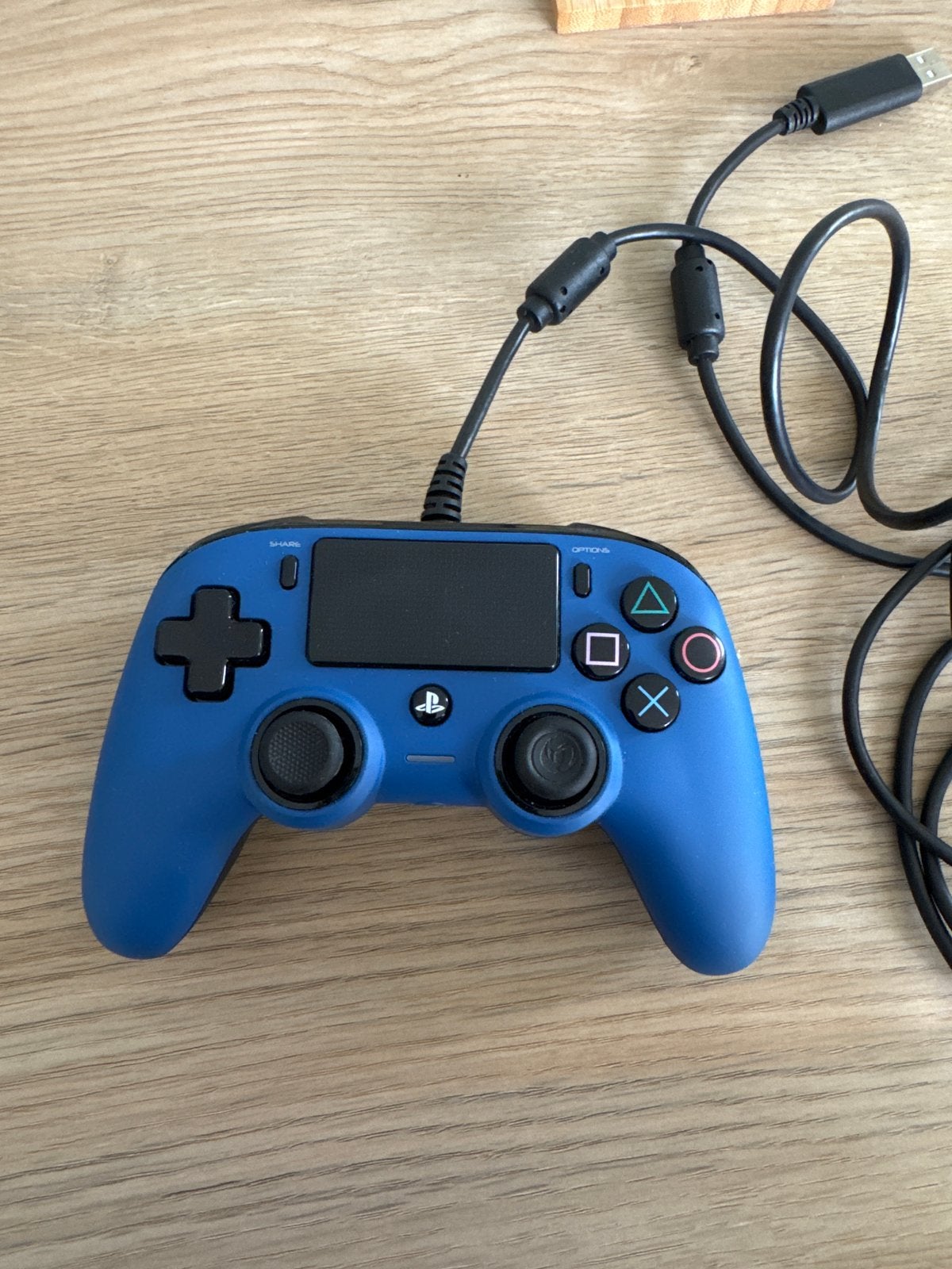 Nacon Compact Controller PS4 - Blauw (Bedraad), Spelcomputers en Games, Spelcomputers | Sony PlayStation Consoles | Accessoires