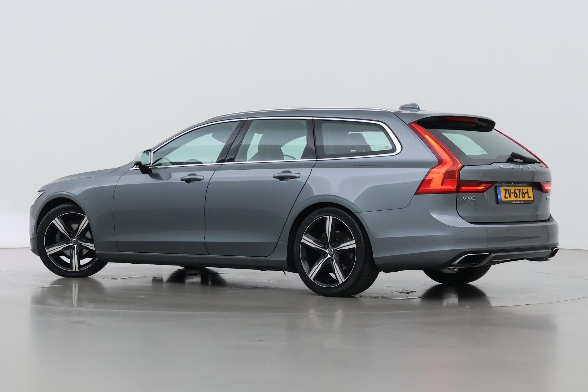 Volvo V90 2.0 D3 R-Design | ACC | Trekhaak | BLIS | Camera |, Auto's, Euro 6, 4 cilinders, Origineel Nederlands, Diesel