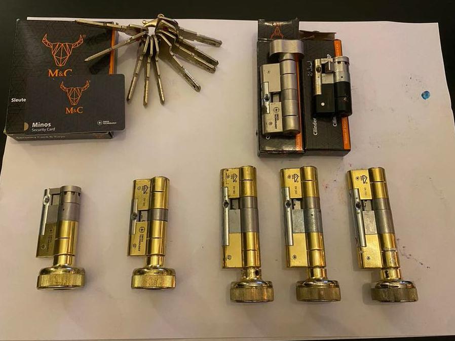 7x M&C Minos SKG 3 sterren cilinders - Diverse maten, Ophalen of Verzenden, Gebruikt, Koper of Messing, Slot