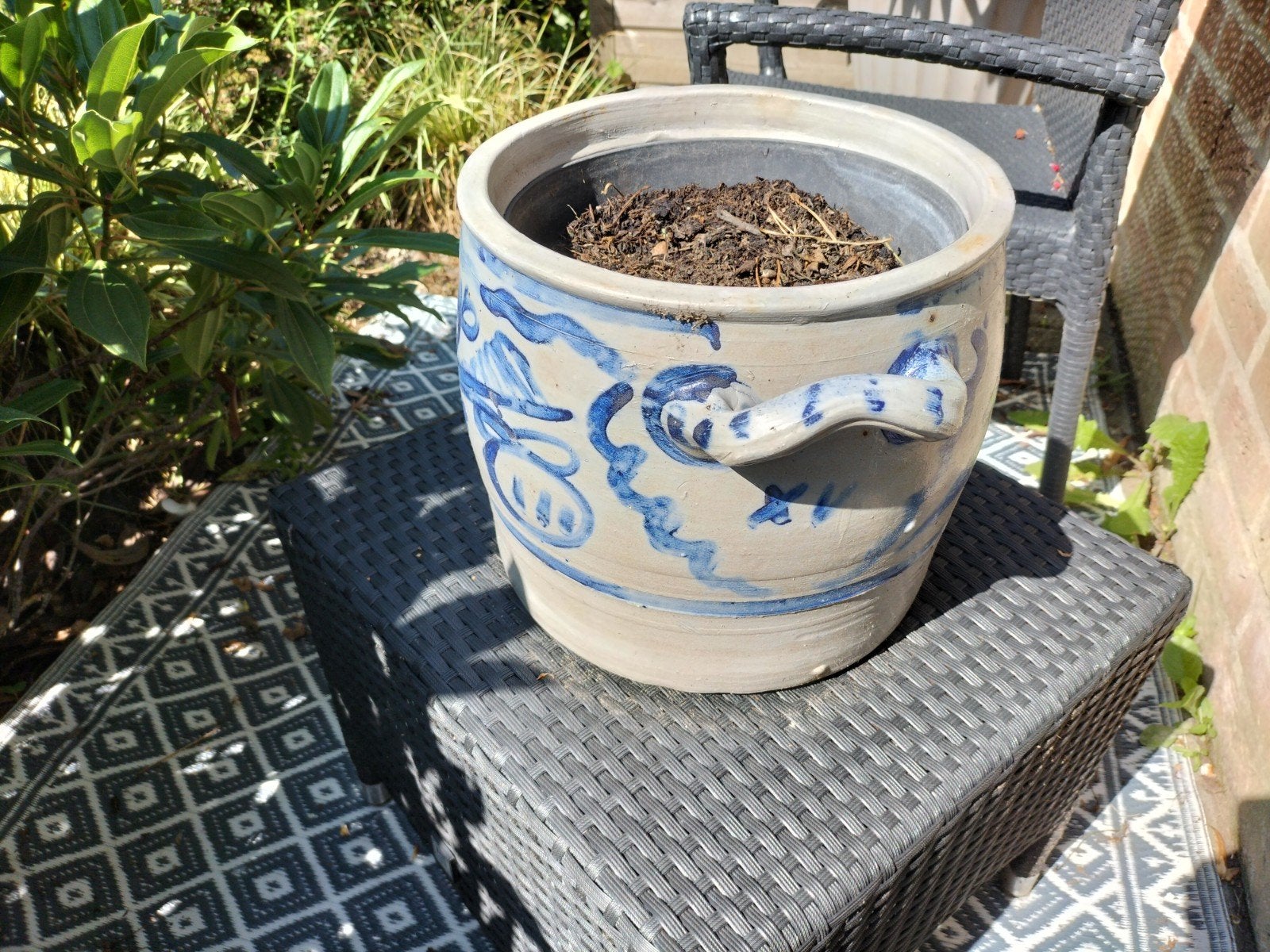 Vintage aardewerken bloempot 27 cm doorsnee 27  hoogmet blau, Tuin en Terras, Overige materialen, Gebruikt, Minder dan 60 cm, Rond