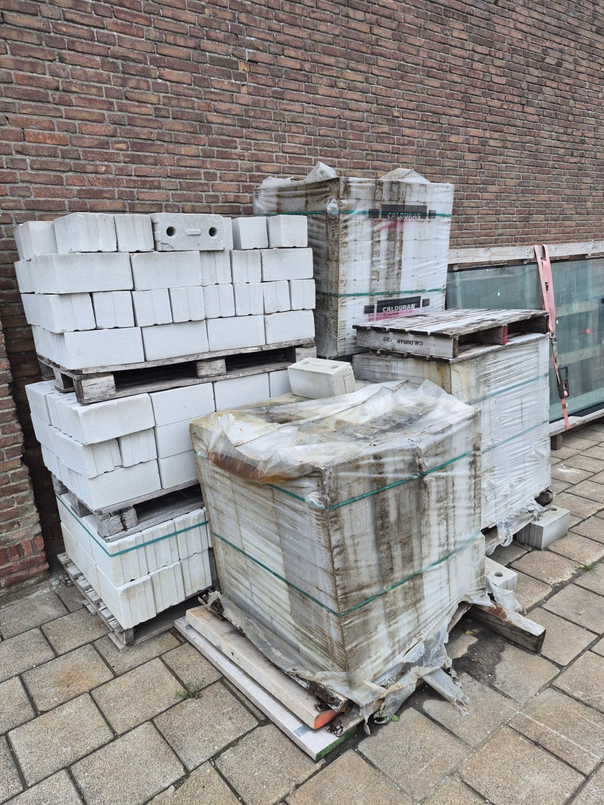 kalkzandsteen blokken., Ophalen, Zo goed als nieuw, Kalkzandstenen