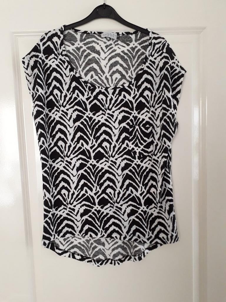 Zwart met wit geprint t-shirt maat M True Spirit, Maat 38/40 (M), Zwart, Nieuw, Ophalen of Verzenden