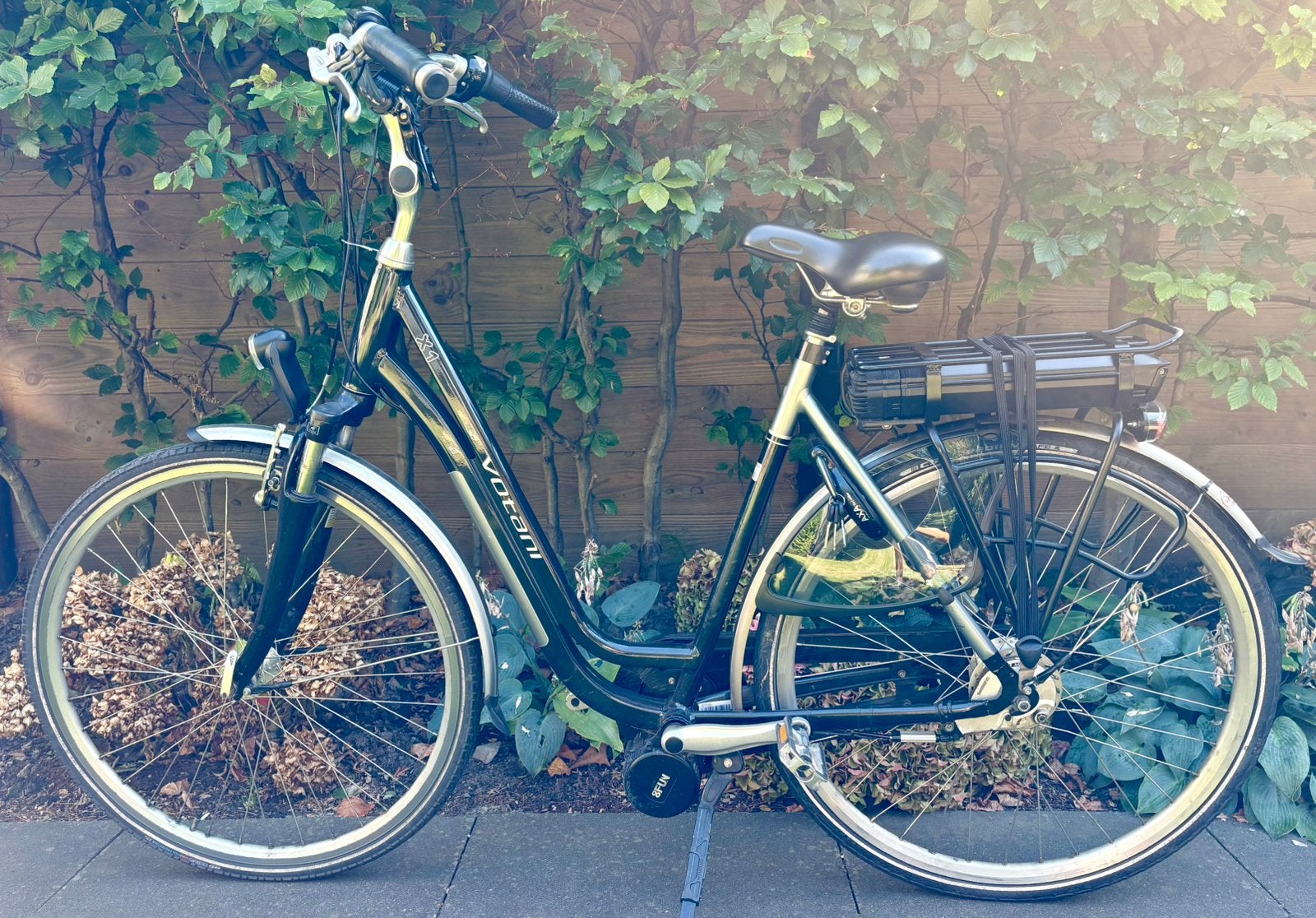 Elektrische fiets Votani zwart, Fietsen en Brommers, Versnellingen, Zo goed als nieuw, Trommelrem, Ophalen