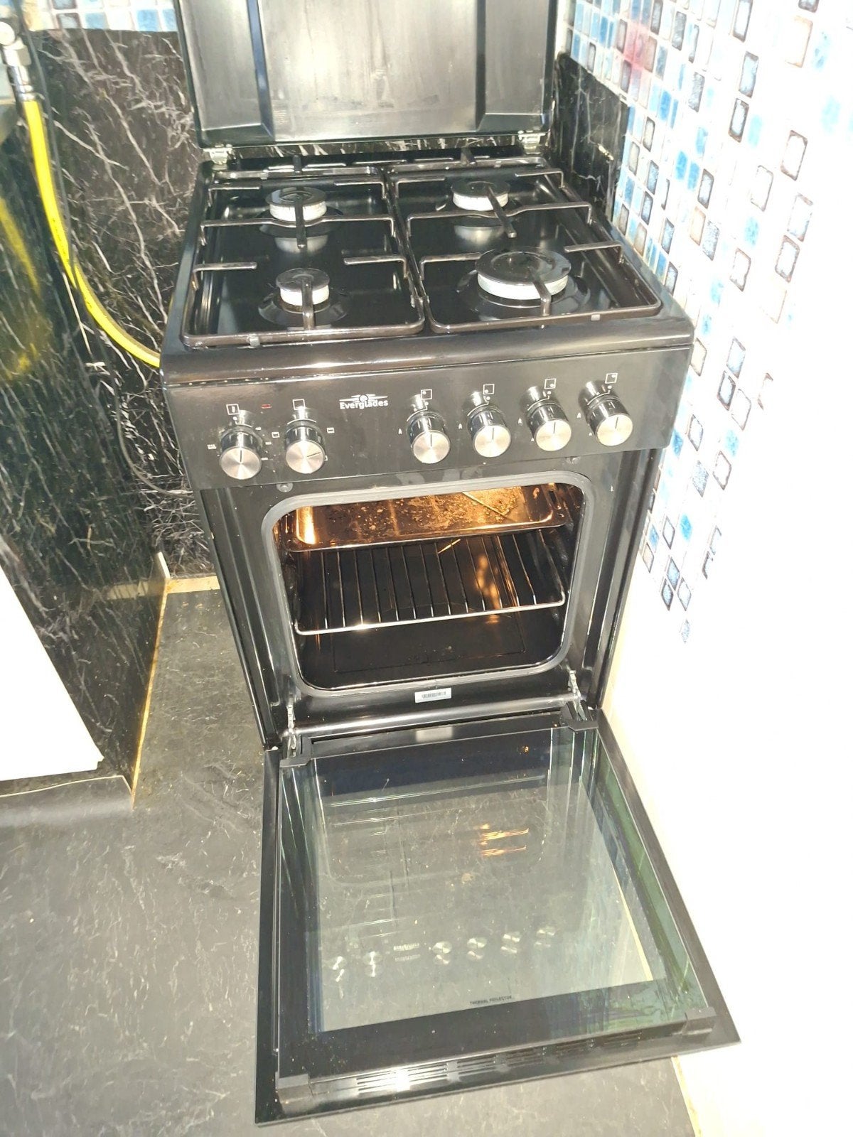 evergladis Vrijstaand Gasfornuis met Oven, Witgoed en Apparatuur, Fornuizen, Ophalen, 4 kookzones, Zo goed als nieuw, Gas