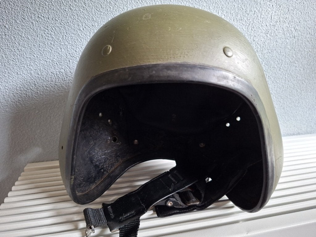 Leger helm, vermoedelijk voor helikopter piloot, Verzamelen, Militaria | Algemeen, Ophalen of Verzenden, Overige soorten, Nederland