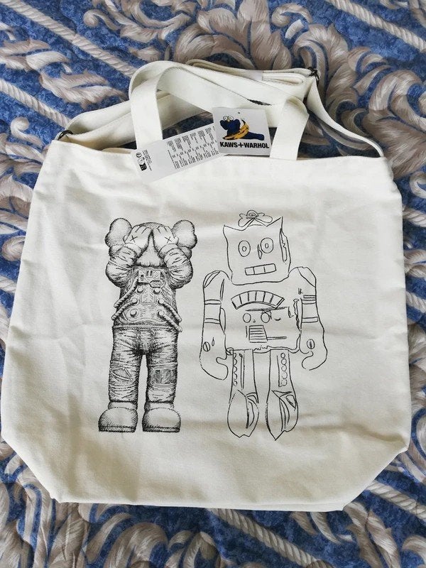 New Kaws+Warhol 2-way Tote bag in Off-white colour, Ophalen of Verzenden, Nieuw, Overige kleuren, Shopper