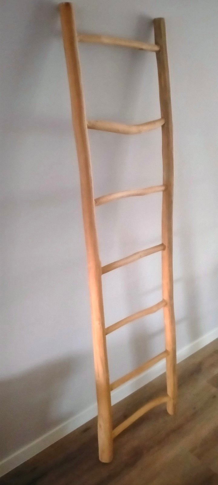 Decoratieve houten ladder - Nieuwstaat, Doe-het-zelf en Verbouw, Ophalen, Zo goed als nieuw, Ladder, Minder dan 2 meter
